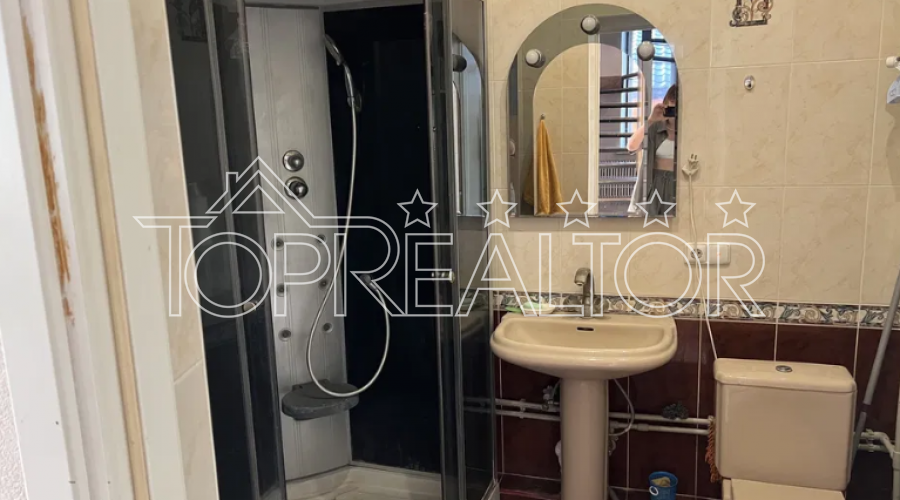 Продаж 2-х будинків в котеджному селищі Флорінка-1 | Toprealtor