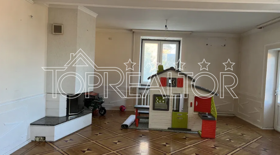 Продаж 2-х будинків в котеджному селищі Флорінка-1 | Toprealtor