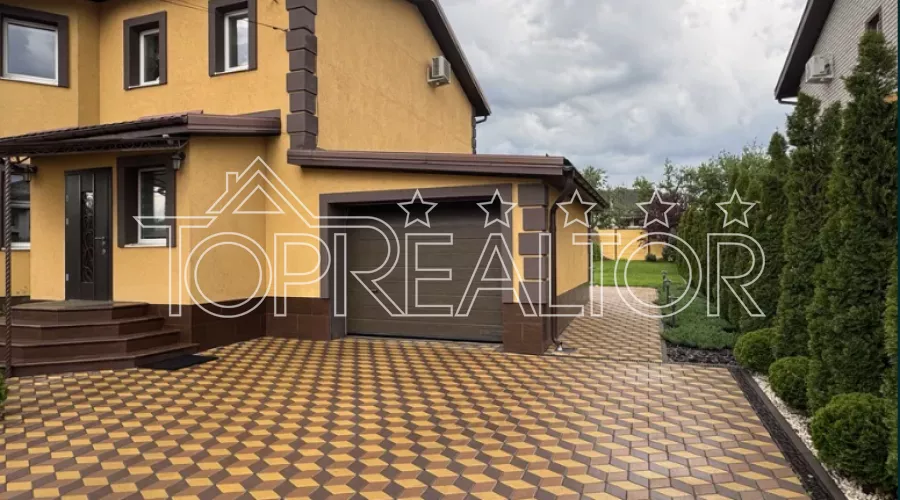 Продам затишний 2-поверховий будинок в  Пісочині | Toprealtor