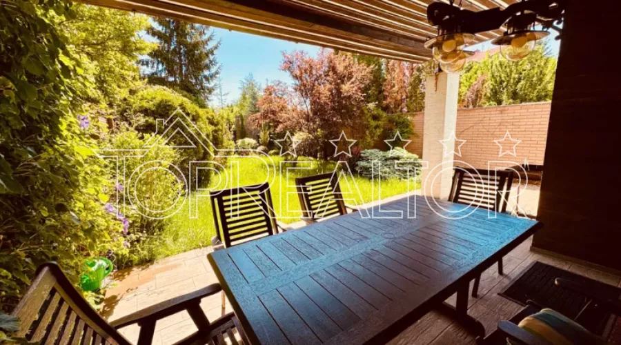 Продам 3-поверховий будинок  з дизайнерським  ремонтом на Великій Данилівці | Toprealtor