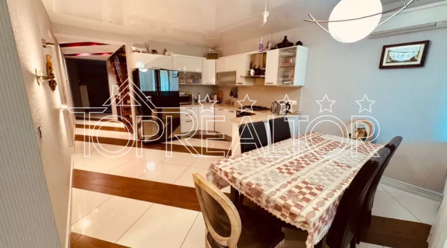 Продам 3-поверховий будинок  з дизайнерським  ремонтом на Великій Данилівці | Toprealtor