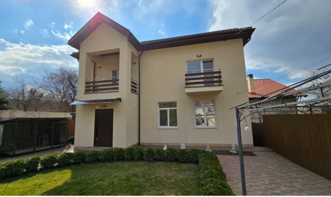 Продаж 2- поверхового будинку на Олексіївці | Toprealtor