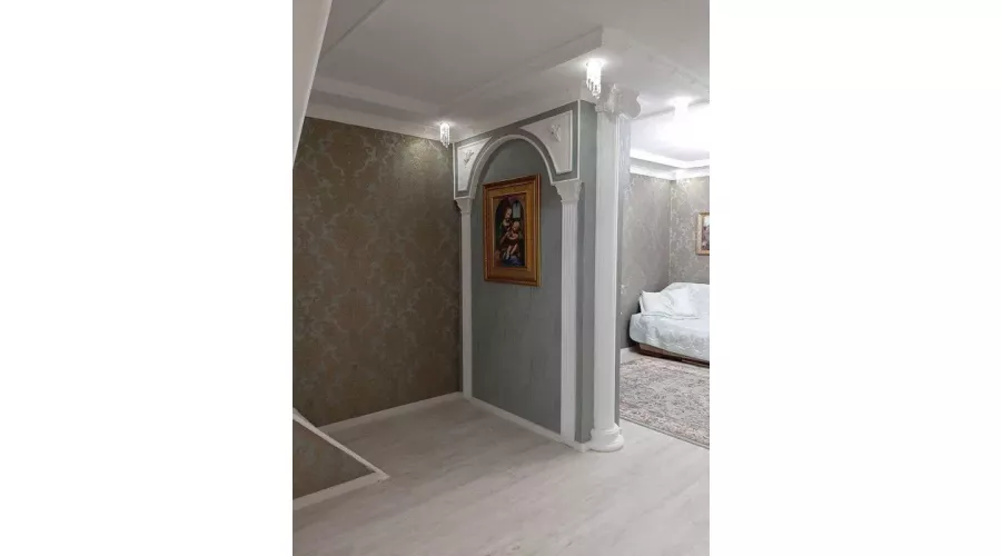 Продаж будинку біля метро Палац Спорту | Toprealtor