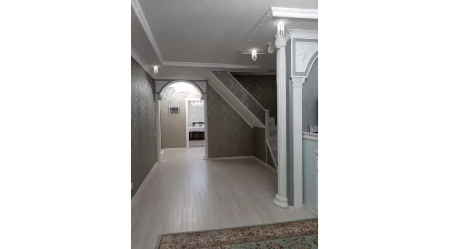 Продаж будинку біля метро Палац Спорту | Toprealtor