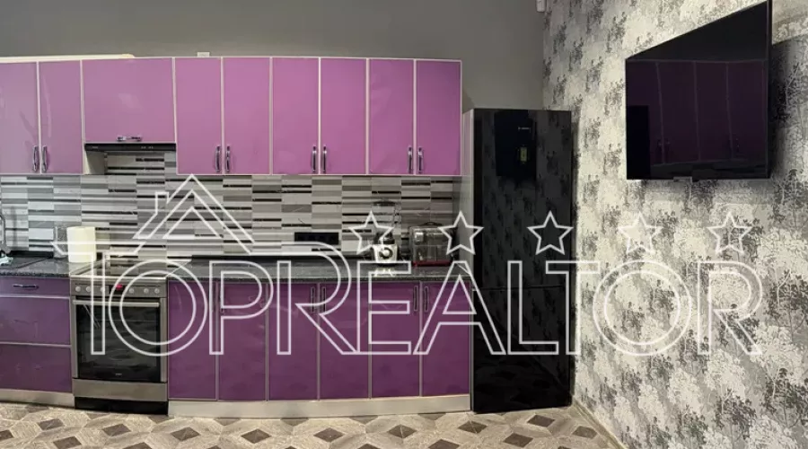 Продаж 2-к квартири в сталінці біля метро Наукова | Toprealtor