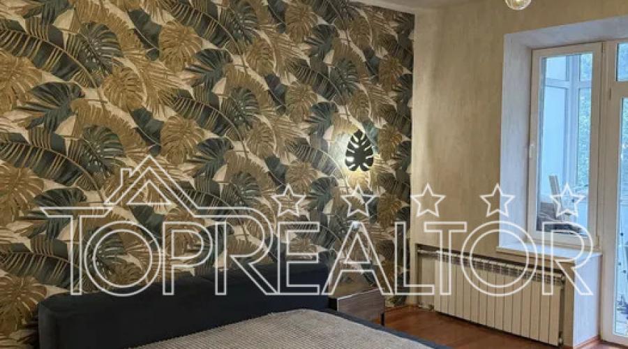 Продаж 2-к квартири в сталінці біля метро Наукова | Toprealtor