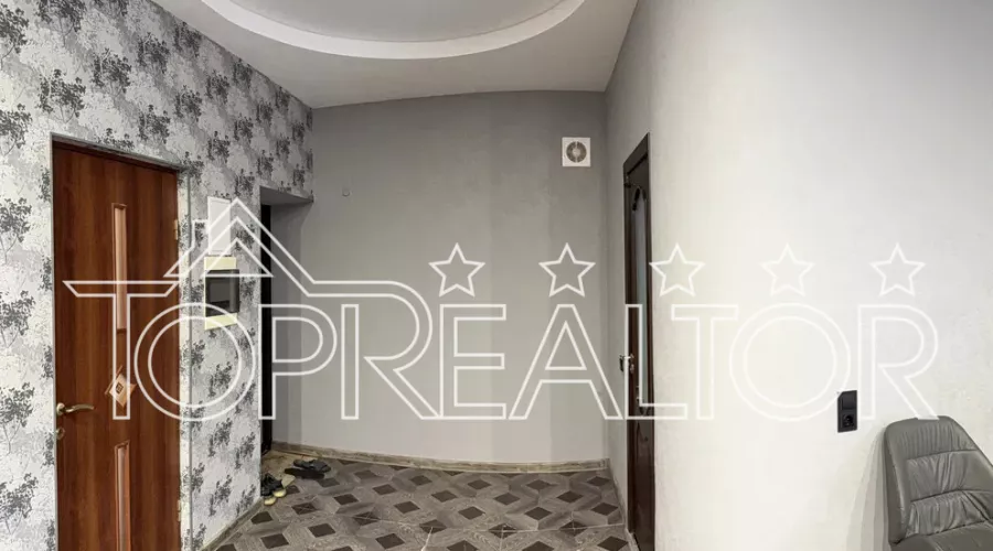 Продаж 2-к квартири в сталінці біля метро Наукова | Toprealtor