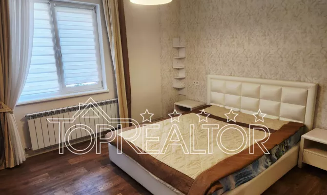 Продаж 2-кімнатної квартири в центрі | Toprealtor