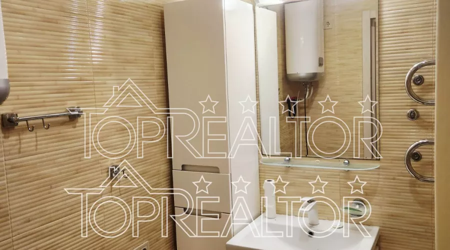 Продаж 2-кімнатної квартири в центрі | Toprealtor