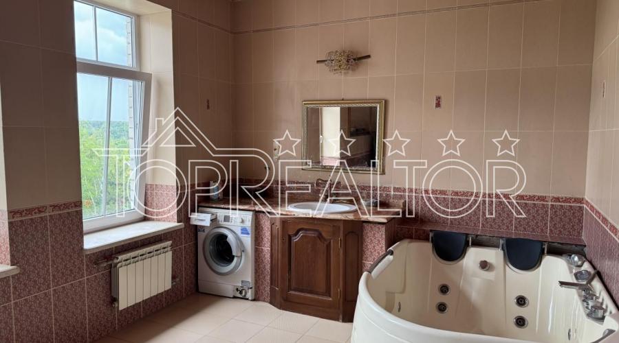 Продаж вишуканого будинку в смт. Флорінка-1 | Toprealtor