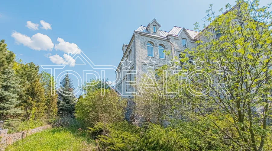 Продаж вишуканого будинку в смт. Флорінка-1 | Toprealtor
