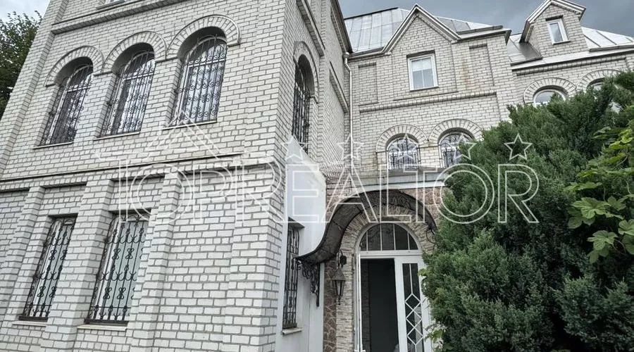 Продаж вишуканого будинку в смт. Флорінка-1 | Toprealtor