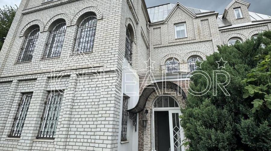 Продаж вишуканого будинку в смт. Флорінка-1 | Toprealtor