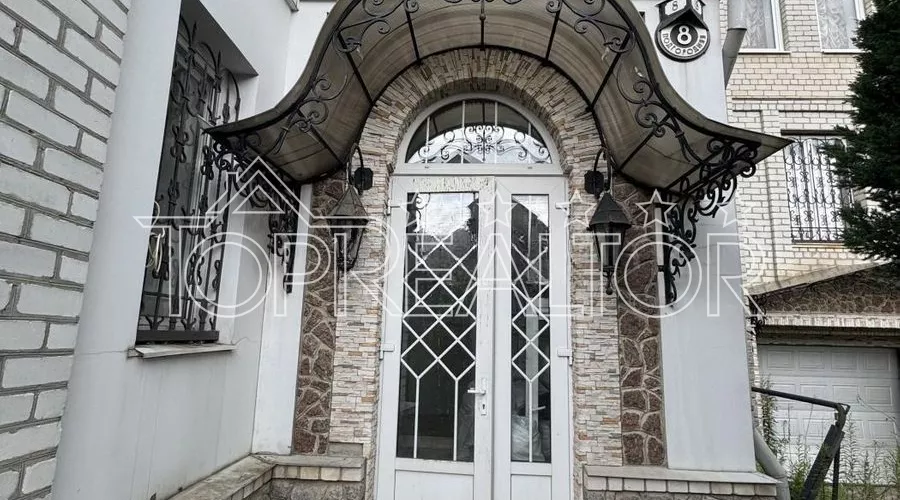 Продаж вишуканого будинку в смт. Флорінка-1 | Toprealtor