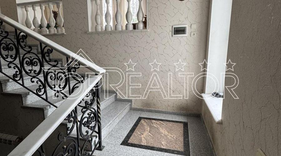 Продаж вишуканого будинку в смт. Флорінка-1 | Toprealtor