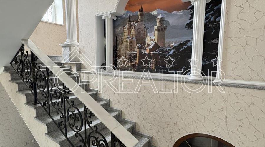 Продаж вишуканого будинку в смт. Флорінка-1 | Toprealtor