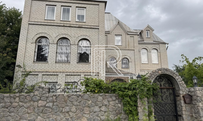 Продаж вишуканого будинку в смт. Флорінка-1 | Toprealtor