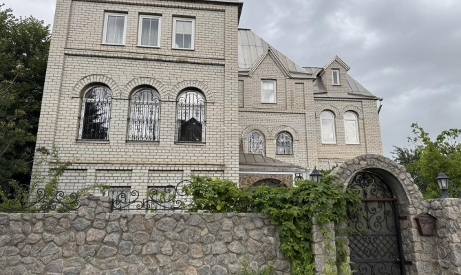 Продаж вишуканого будинку в смт. Флорінка-1 | Toprealtor