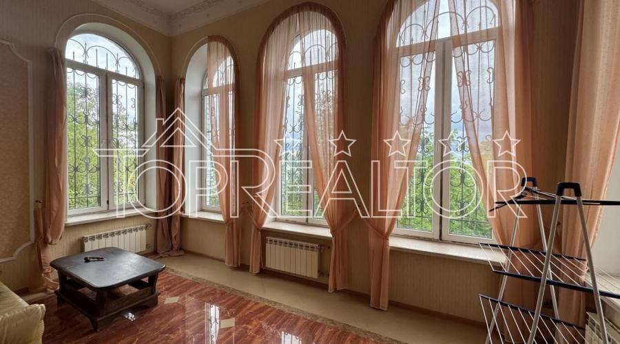 Продаж вишуканого будинку в смт. Флорінка-1 | Toprealtor