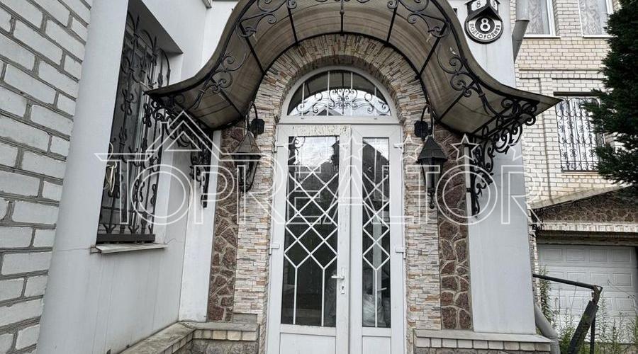 Продаж вишуканого будинку в смт. Флорінка-1 | Toprealtor