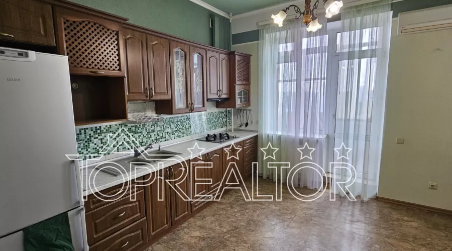 Продаж 3-кімнатної квартири по вул. Балакірєва | Toprealtor