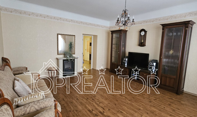 Продаж 3-кімнатної квартири по вул. Балакірєва | Toprealtor