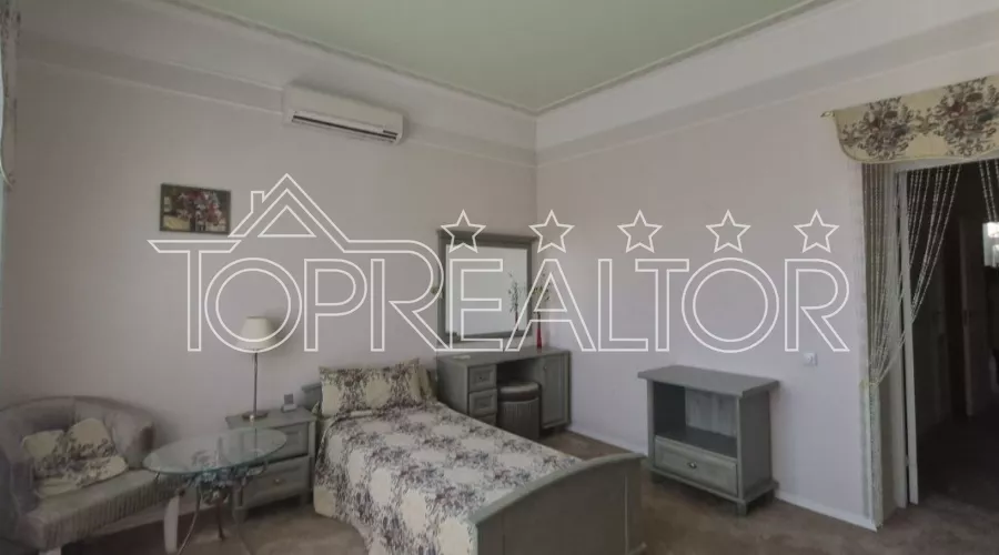Продаж 3-кімнатної квартири по вул. Балакірєва | Toprealtor