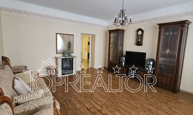 Продаж 3-кімнатної квартири по вул. Балакірєва | Toprealtor