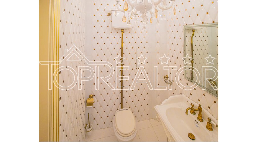 Продаж  будинку з басейном в Парк Хаусі | Toprealtor