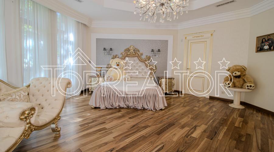 Продаж  будинку з басейном в Парк Хаусі | Toprealtor