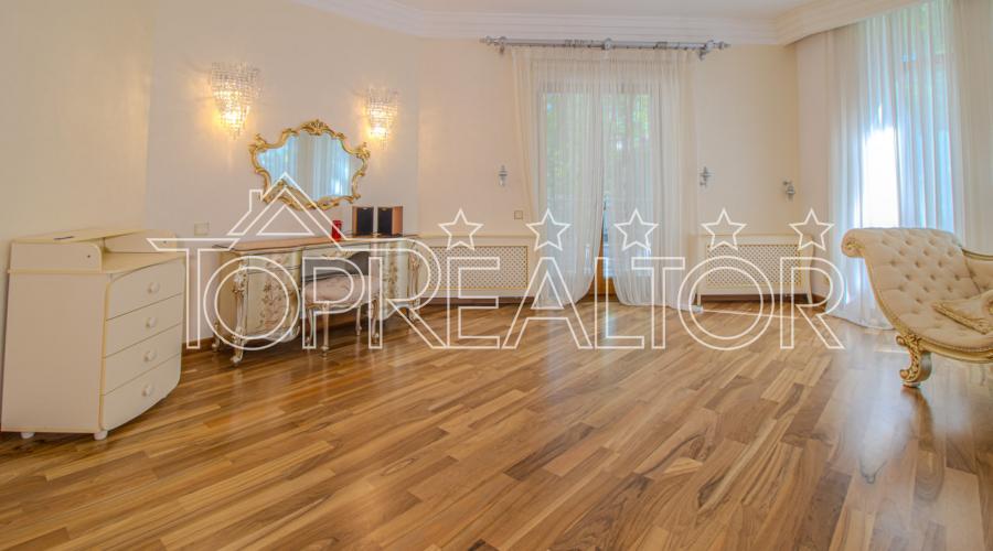 Продаж  будинку з басейном в Парк Хаусі | Toprealtor