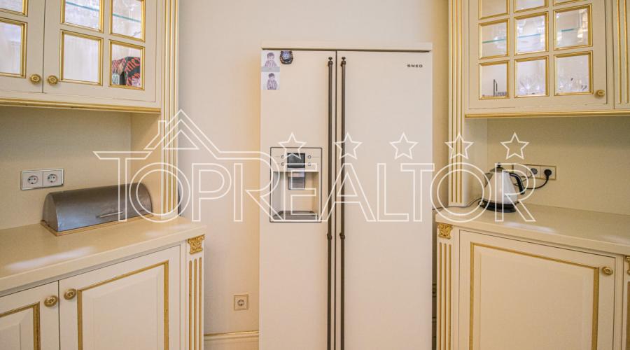 Продаж  будинку з басейном в Парк Хаусі | Toprealtor