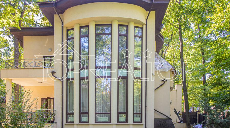 Продаж  будинку з басейном в Парк Хаусі | Toprealtor