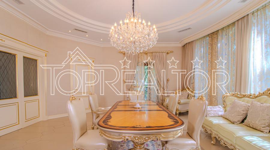 Продаж  будинку з басейном в Парк Хаусі | Toprealtor