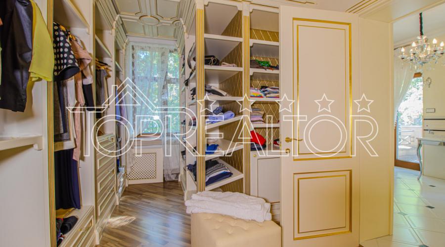 Продаж  будинку з басейном в Парк Хаусі | Toprealtor