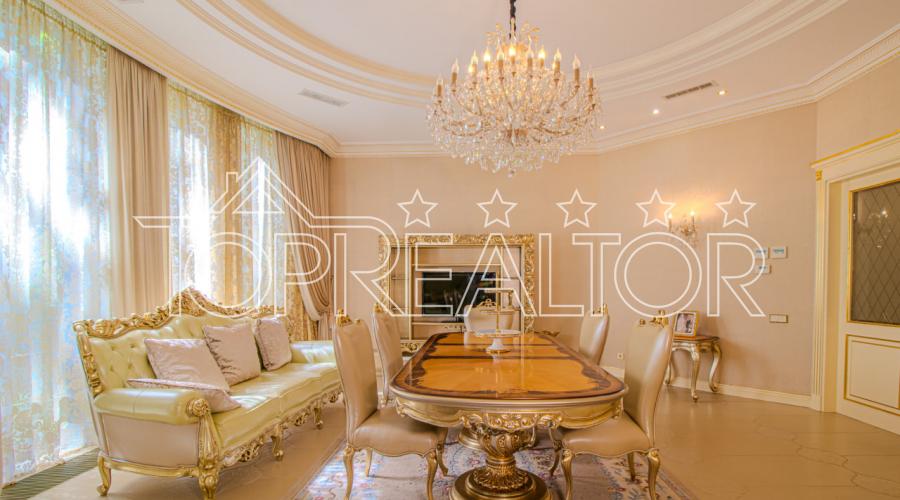 Продаж  будинку з басейном в Парк Хаусі | Toprealtor