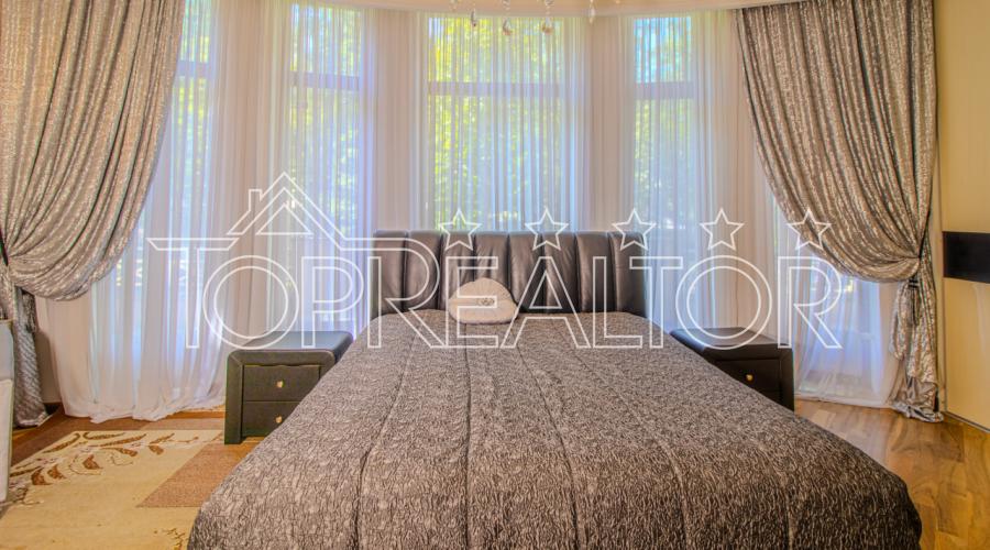 Продаж  будинку з басейном в Парк Хаусі | Toprealtor