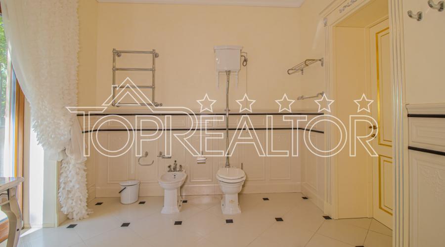 Продаж  будинку з басейном в Парк Хаусі | Toprealtor