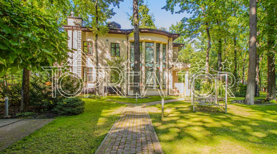 Продаж  будинку з басейном в Парк Хаусі | Toprealtor