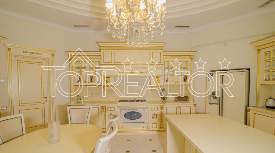 Продаж  будинку з басейном в Парк Хаусі | Toprealtor