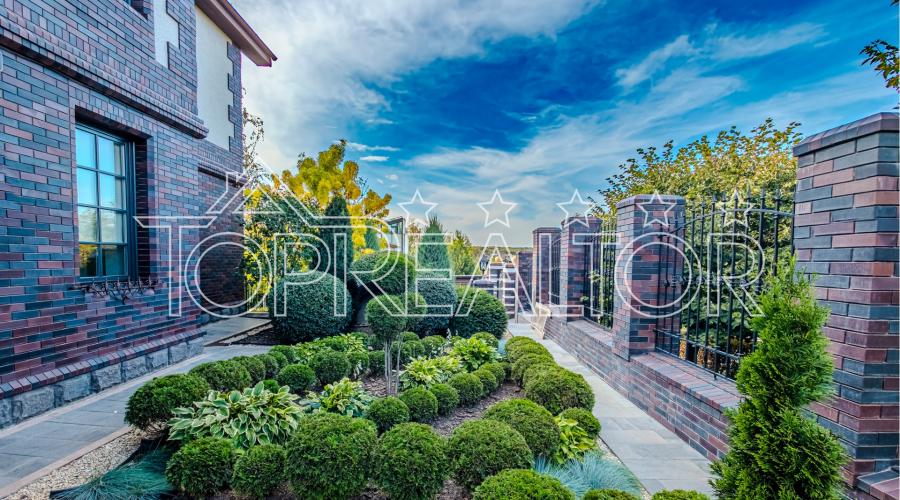 Продаж эксклюзивного будинку за МЕТРО на Флорінці | Toprealtor