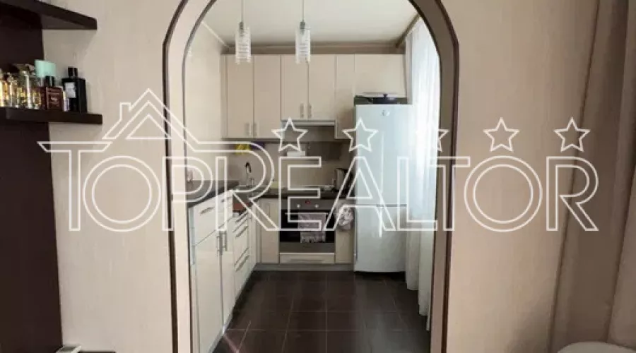 Продаж 2-к квартири біля метро Олексіївська | Toprealtor