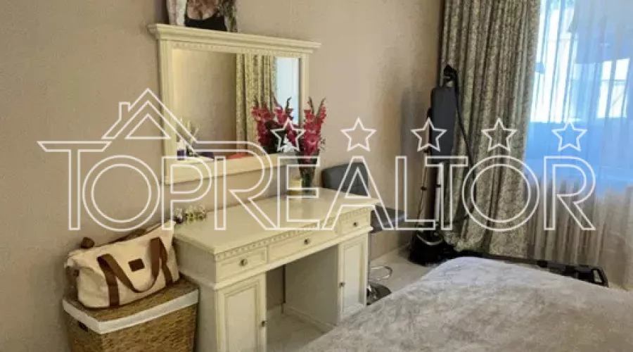 Продаж 2-к квартири біля метро Олексіївська | Toprealtor