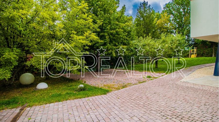 Продам 2-поверх. котедж на Сокільниках в стилі мінімалізм | Toprealtor