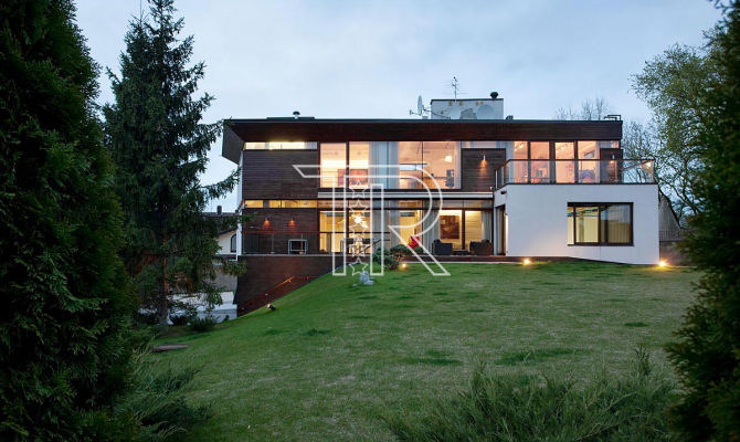 Продам 2-поверх. котедж на Сокільниках в стилі мінімалізм | Toprealtor