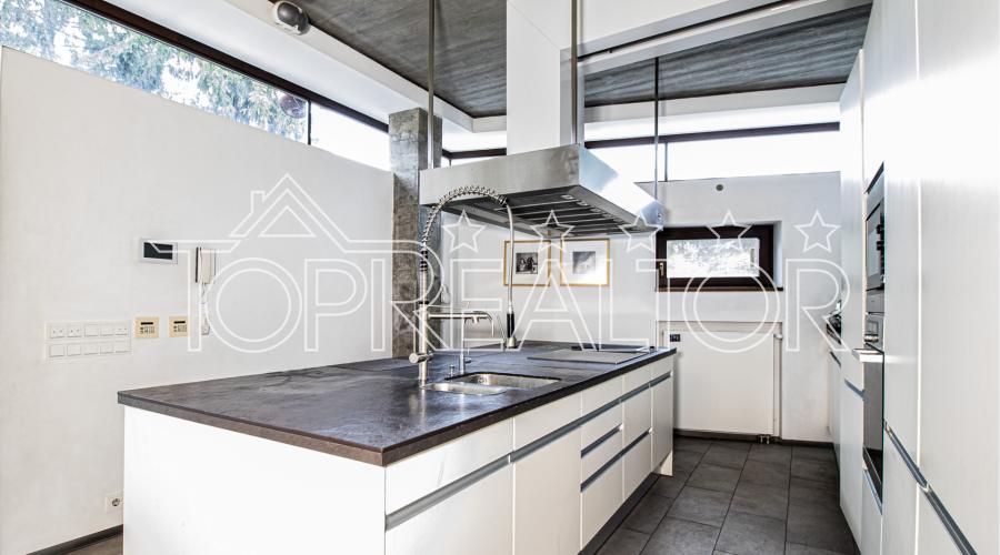 Продам 2-поверх. котедж на Сокільниках в стилі мінімалізм | Toprealtor