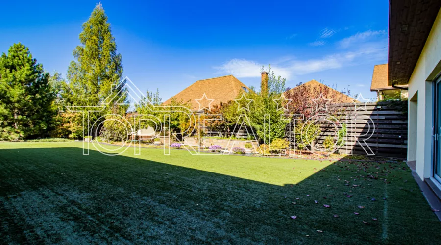 Продам современный 1-этажный коттедж в закрытом поселке на Флоринке-1 | Toprealtor