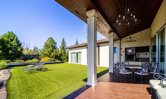 Продам современный 1-этажный коттедж в закрытом поселке на Флоринке-1 | Toprealtor