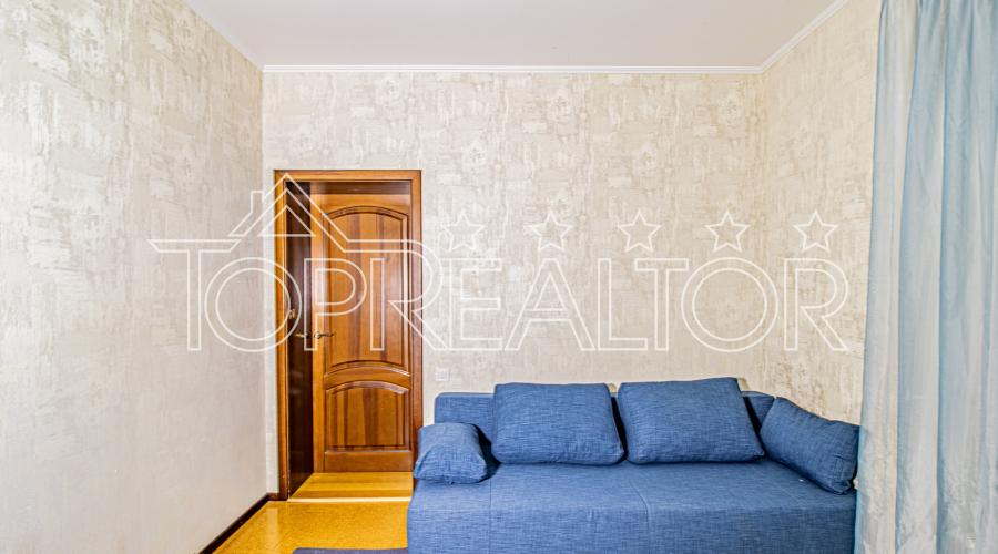 Продам капітальний 2-поверх. будинок з басейном у селищі Південний | Toprealtor