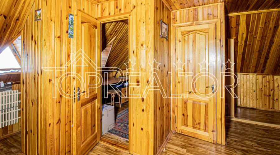 Продам капітальний 2-поверх. будинок з басейном у селищі Південний | Toprealtor